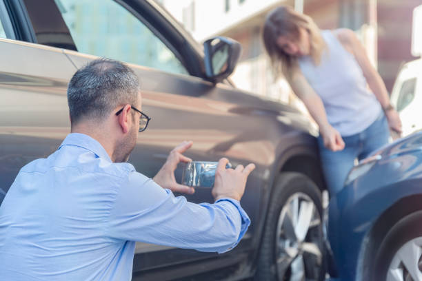 Professional Commercial Auto Insurance technician working in Val Verde, CA